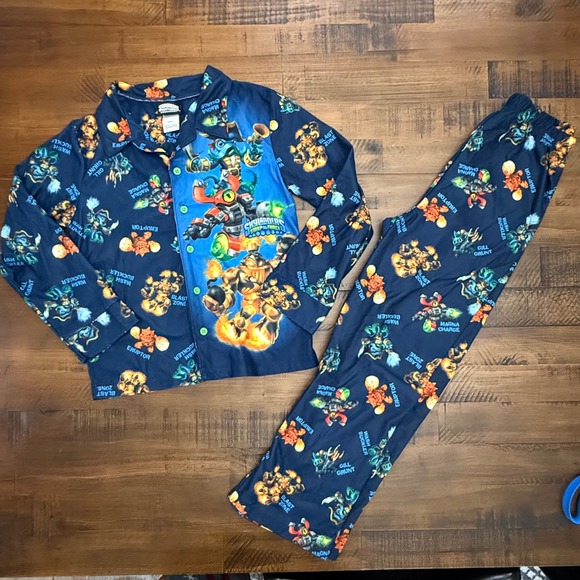 Skylanders Swap Force Pajama Set Kids Sleepwear Characters Size 8 - Picture 1 of 5